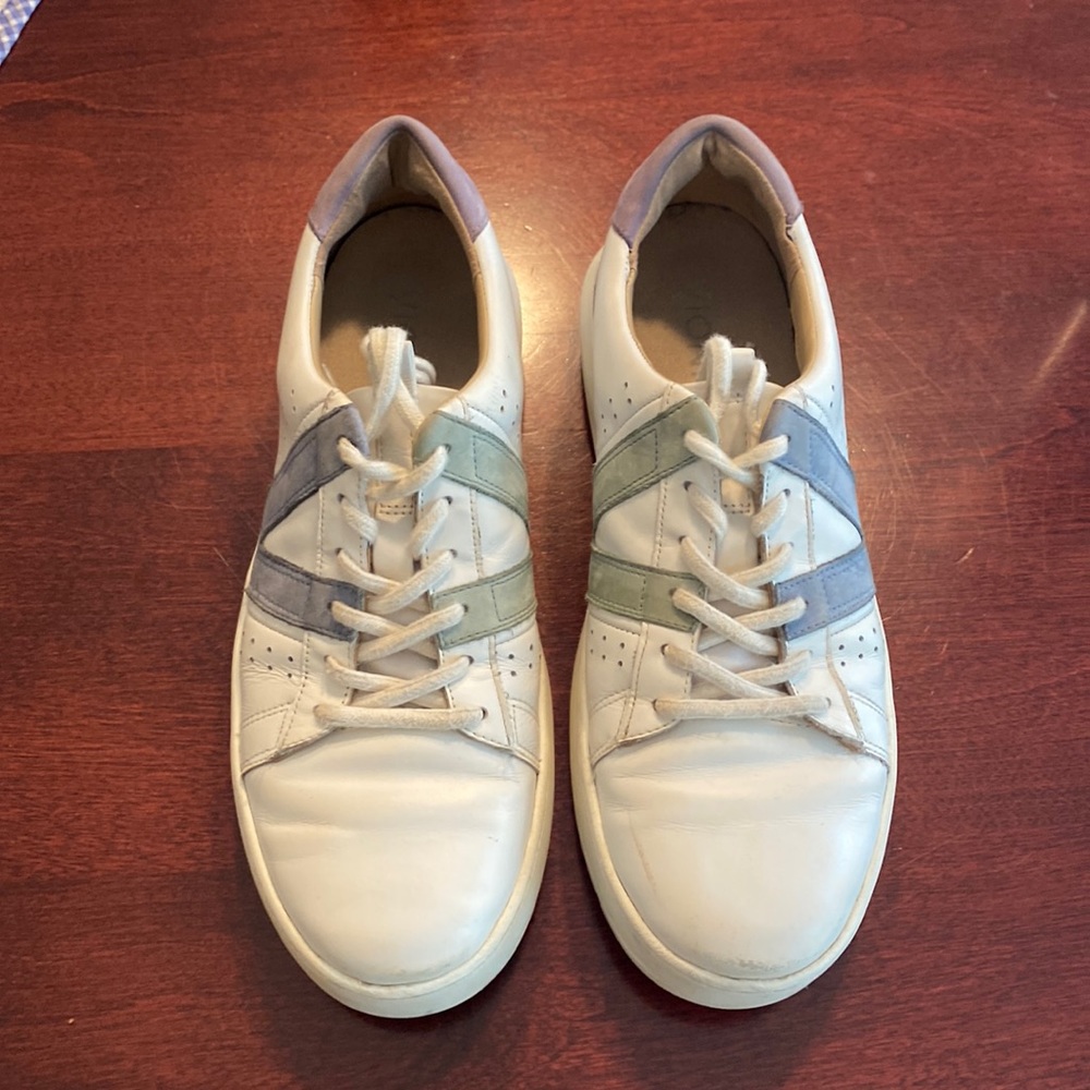 Vionic leather shoes